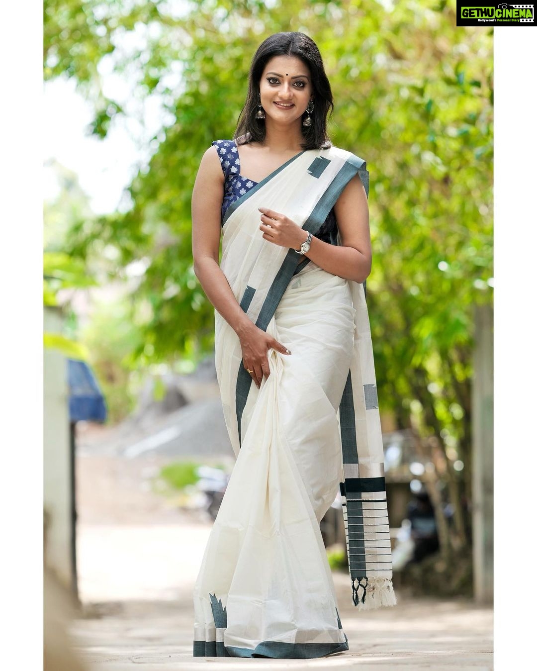 Priyanka Nair Instagram - Photography- @shalupeyad Makeup and hairstyle- @fairsalon Saree - @kasavumall Blouse- @aanunobby