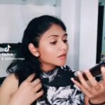 Punnagai Poo Gheetha Instagram – Enna Siri ithellaam?

Rombhe avemaanehmaa potchi Kumaaruuu🤦