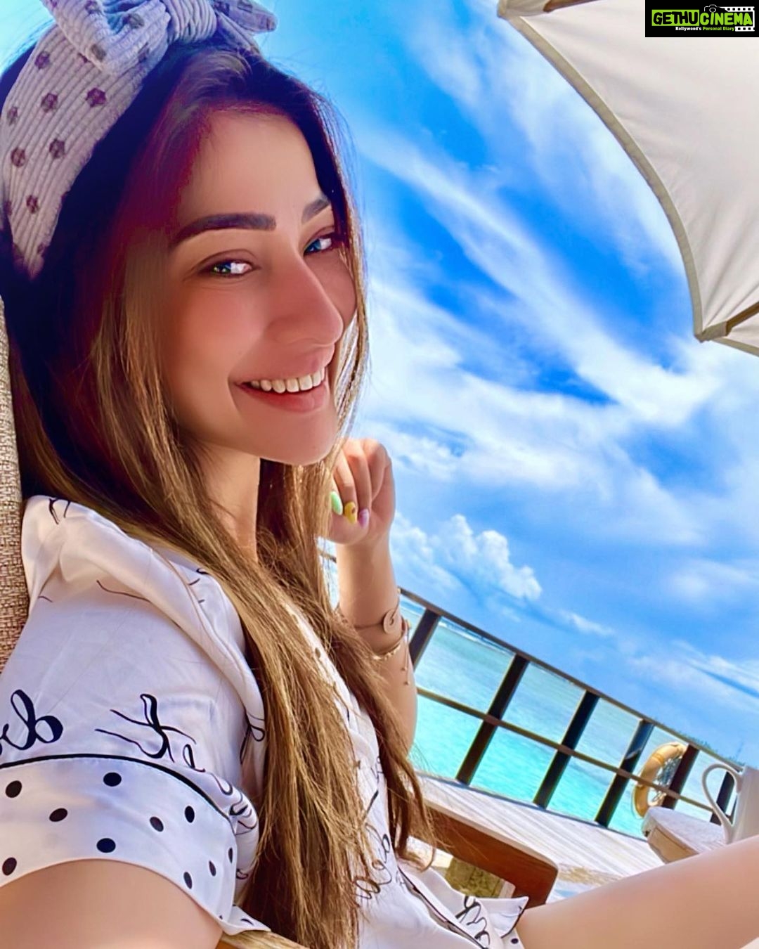 Raai Laxmi Instagram - This is where my heart is..πβ€οΈπππ§Ώπ @paradisemaldives @villahotels #mymorningview #blissful #myspace #vacationmode β€οΈ