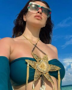 Raai Laxmi Instagram - 🧜🏻‍♀️SUN KISSED 🧜🏻‍♀️ Jewellery @anaqajewels 😍