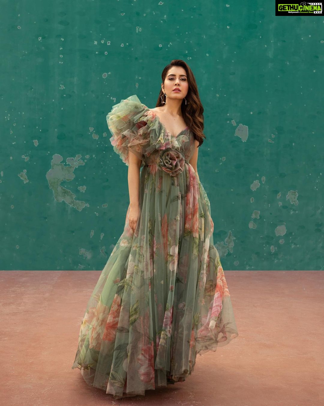 Raashi Khanna Instagram - βLet it go, let it leave, let it happen. Nothing in this world was promised to belong to you anyway.β π - Unknown.