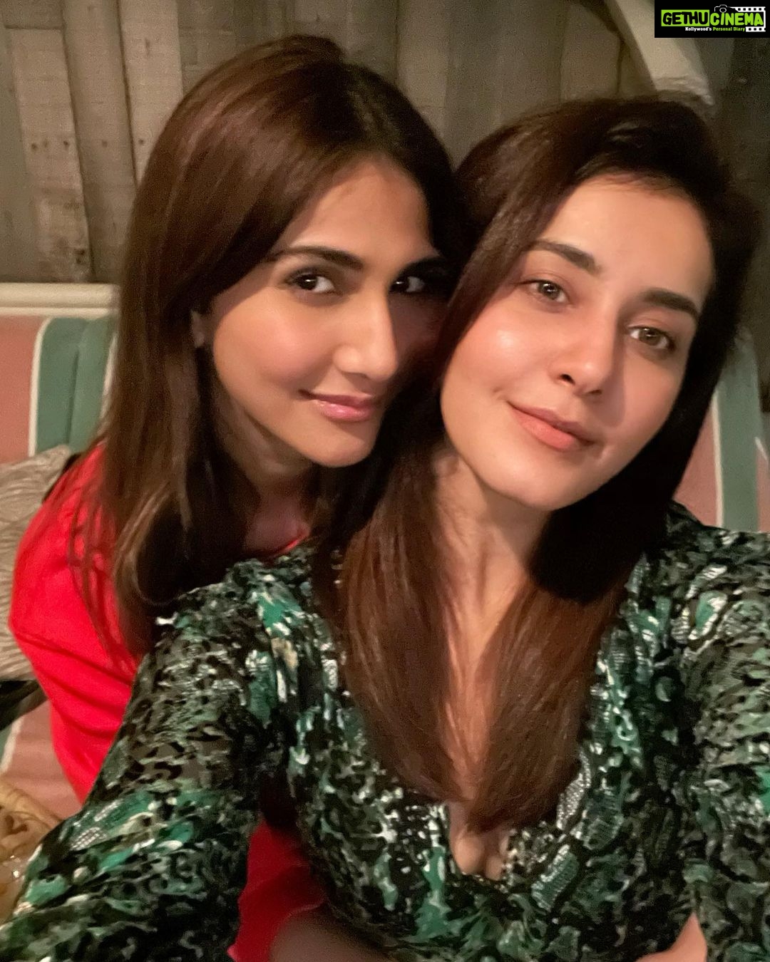 Raashi Khanna Instagram - Two peas in a pod! @_vaanikapoor_ Major missing! 💕