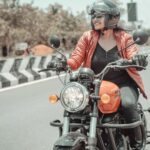 Rachitha Mahalakshmi Instagram – Wanted to post something really 🔥🔥🔥🔥🔥for 1000th post ….. 
So here it is…. 🔥🔥🔥🔥🔥🔥🔥
Making d summer more hot 😉🔥🔥🔥
With my Ruddy….. 🔥🏍️
@_harini_captures ❤️❤️
waiting for d next ride🔥🔥🔥🔥🔥🔥🔥🔥