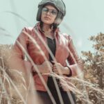 Rachitha Mahalakshmi Instagram – Wanted to post something really 🔥🔥🔥🔥🔥for 1000th post ….. 
So here it is…. 🔥🔥🔥🔥🔥🔥🔥
Making d summer more hot 😉🔥🔥🔥
With my Ruddy….. 🔥🏍️
@_harini_captures ❤️❤️
waiting for d next ride🔥🔥🔥🔥🔥🔥🔥🔥