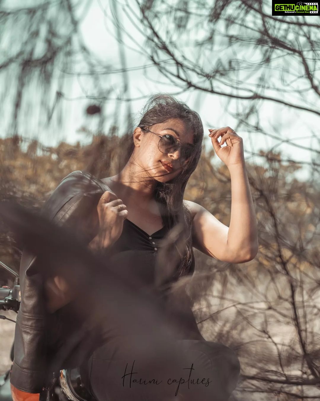 Rachitha Mahalakshmi Instagram - Wanted to post something really π₯π₯π₯π₯π₯for 1000th post ..... So here it is.... π₯π₯π₯π₯π₯π₯π₯ Making d summer more hot ππ₯π₯π₯ With my Ruddy..... π₯ποΈ @_harini_captures β€οΈβ€οΈ waiting for d next rideπ₯π₯π₯π₯π₯π₯π₯π₯