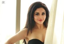 Ragini Nandwani Instagram - Midnight..... #blackdress #hot #love #southactress #chennai #tamilactress #viralreels #photoshoot #makeup #glamour #happy #bollywoodstyle #drape #flow #woman #sexy #shootlife #behindthescenes #party #kerela #thalapathyvijay #thalaiva
