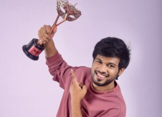 Rakshan Instagram - I don’t know if I deserve this .. but Feeling great to hold this after so many years of hard work.I am what I am because of you all . Thanks for all your love 😘😘😘. Feeling blessed 😇 @vijaytelevision