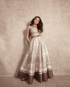 Rakul Preet Singh Instagram - Chase your dreams not people 💕