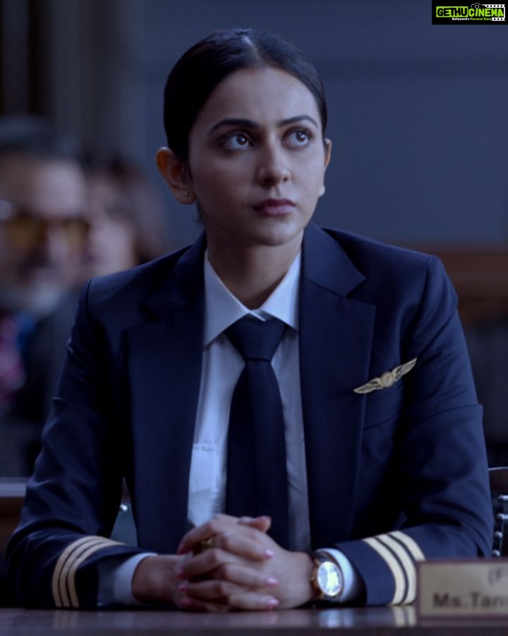 Rakul Preet Singh Instagram - Prepare for landing! ✈️ #Runway34 Advance Booking is open now! https://bookmy.show/Runway-34 #Runway34ThisFriday #Runway34OnApril29 @SrBachchan @ajaydevgn @Rakulpreet @bomanirani @CarryMinati @aakanksha_s30 @angira_dhar @ADFFilms @KumarMangat @vicky1980 @Meena_Iyer @PanoramaMovies @PanoramaMusic_ @hasnain_husaini #JayKanojiya @sandeep_kewlani