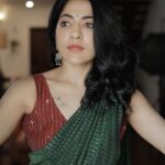 Ramya Subramanian Instagram – Not able to point my finger at one thing,but this is by far one of the best shot and my most favourite reels of all that I have shared here  so far ♥️.

I guess the fun had while working with a cool team reflects in beautiful work like this 💯👌🏻🙌🏻🤝😇🙏🏻.

A special mention to @muthozz and @karthik_ganesh__ teamed with @prashanth_bionic for making this 👌🏻. 
#NotAPaidCollab

📸 – @prashanth_bionic
saree – @izhai_thestore 
💄- @kaviyaartistry_off 
💇🏻‍♀️- @achusai_makeupartist