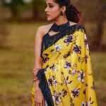 Rashmi Gautam Instagram – Saree by @shrutiigclothing 🌻🌻🌻🌻🌻
P.C @ekorphotography 📸📸📸📸

#RashmiGautam #rashmigautam