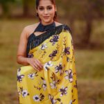 Rashmi Gautam Instagram - Saree by @shrutiigclothing 🌻🌻🌻🌻🌻 P.C @ekorphotography 📸📸📸📸 #RashmiGautam #rashmigautam