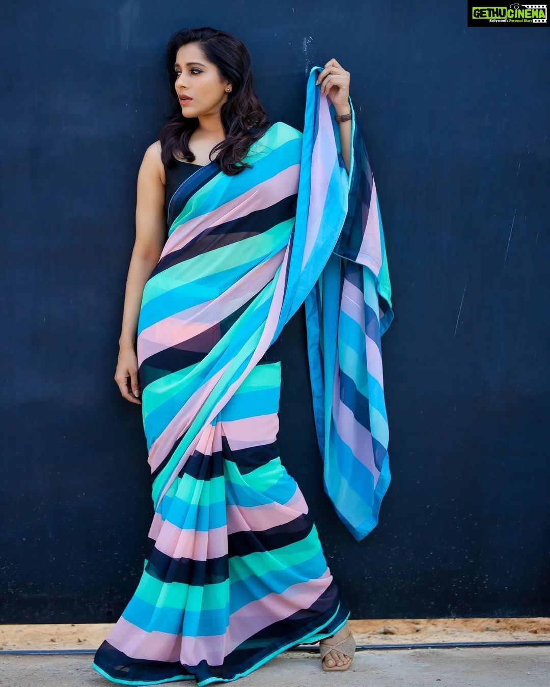 Rashmi Gautam Instagram - When work turns fun 🤩 Saree by @starrydreamsofficial P.c @ekorphotography