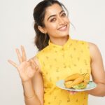 Rashmika Mandanna Instagram - When it comes to cooking nutritious food, I trust Fiona Refined Sunflower Oil. Its VitoProtect formula ensures upto 50% higher vitamin transfer from the oil to your food. So, my food is fully insured. What about yours? 😊❤️ @fionacookingoil #fionacookingoil #partnership
