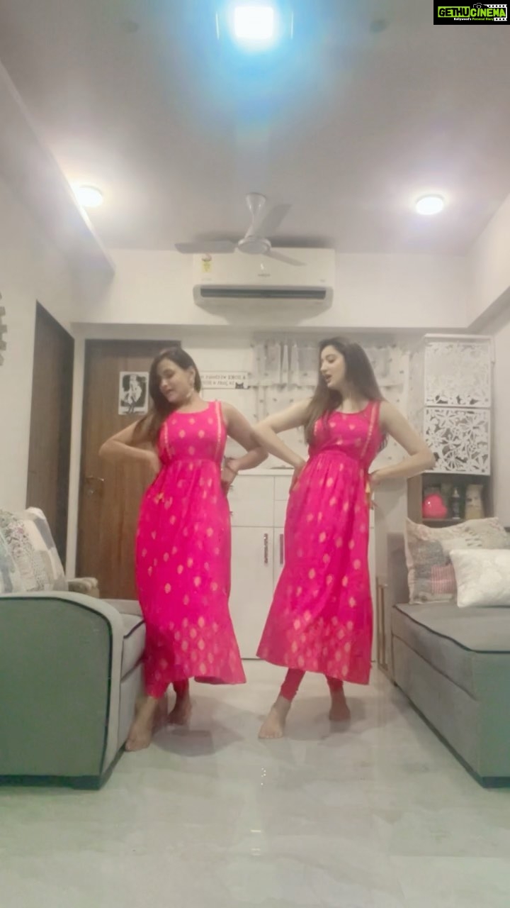 Richa Panai Instagram - Sharing our love for Indian classical dance!ππ . . . . . #indianclassicaldance #classicaldance #dancelover #sisterlove #bollywoodsongs #bollywooddance #indianactress #southindianactress #gangubaikathiawadi #reels #reelitfeelit #reelsofinstagram #reelkarofeelkaro