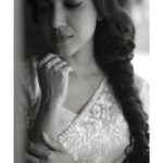 Ritu Varma Instagram - 🖤🤍 @anitakamaraj @beingroofa @elegant_fashion_way @abhiramisivakumar @saisubha_hairstylist
