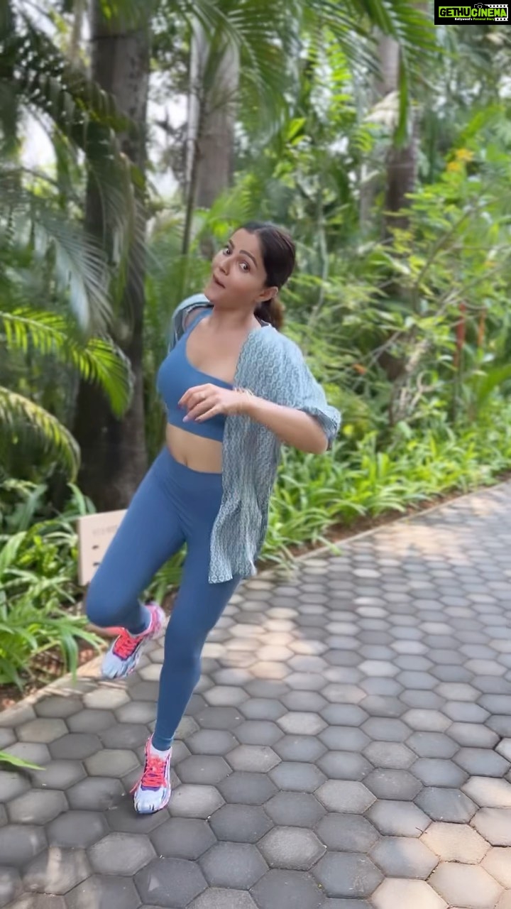 Rubina Dilaik Instagram - On the occasion of #international #dance #day …. 😎✌🏼……. Happy Dancing 💃🏻 . . : : . Choreographed by @saddam_sayed