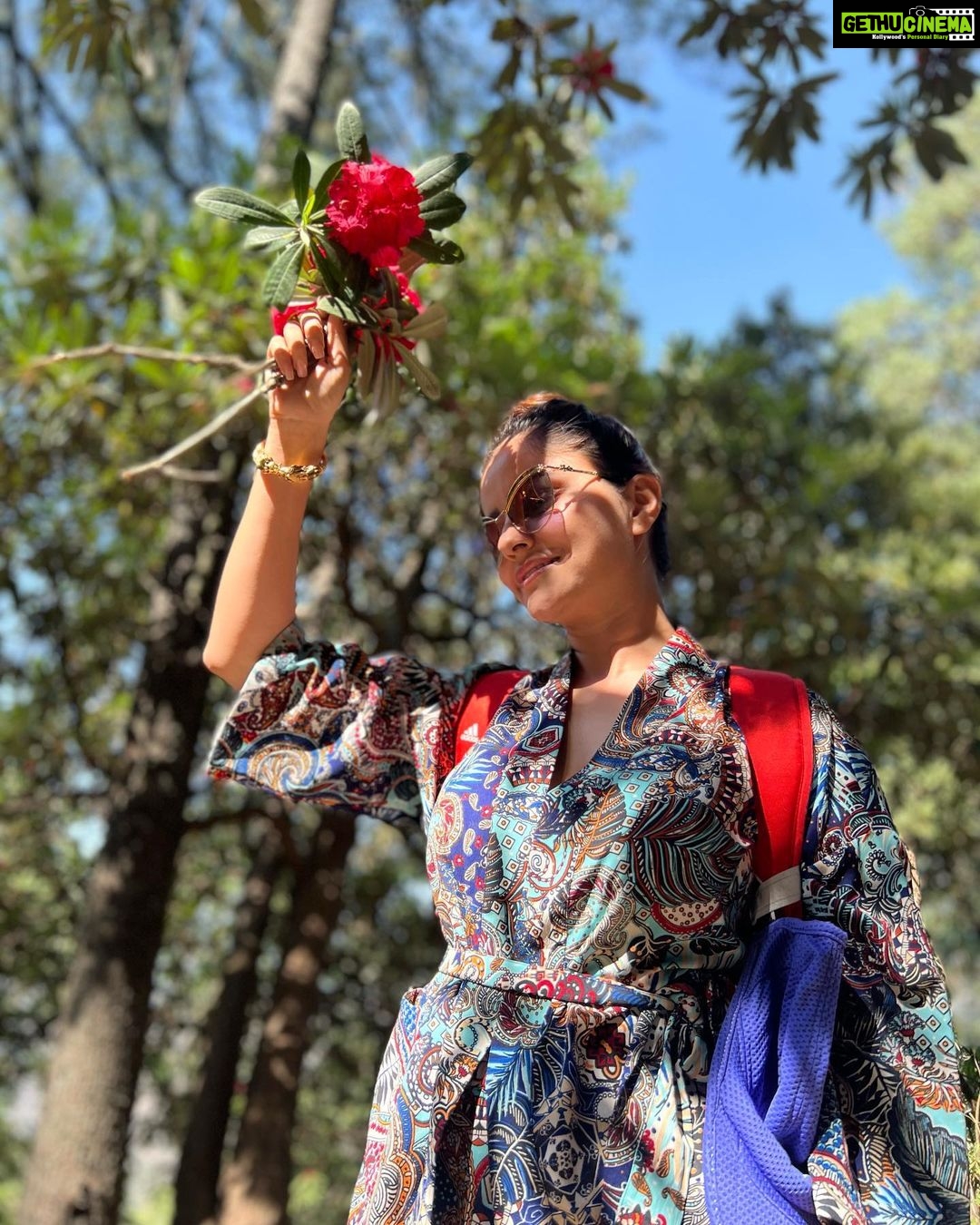 Rubina Dilaik Instagram - Pahad - pyaar - pariwaar …..