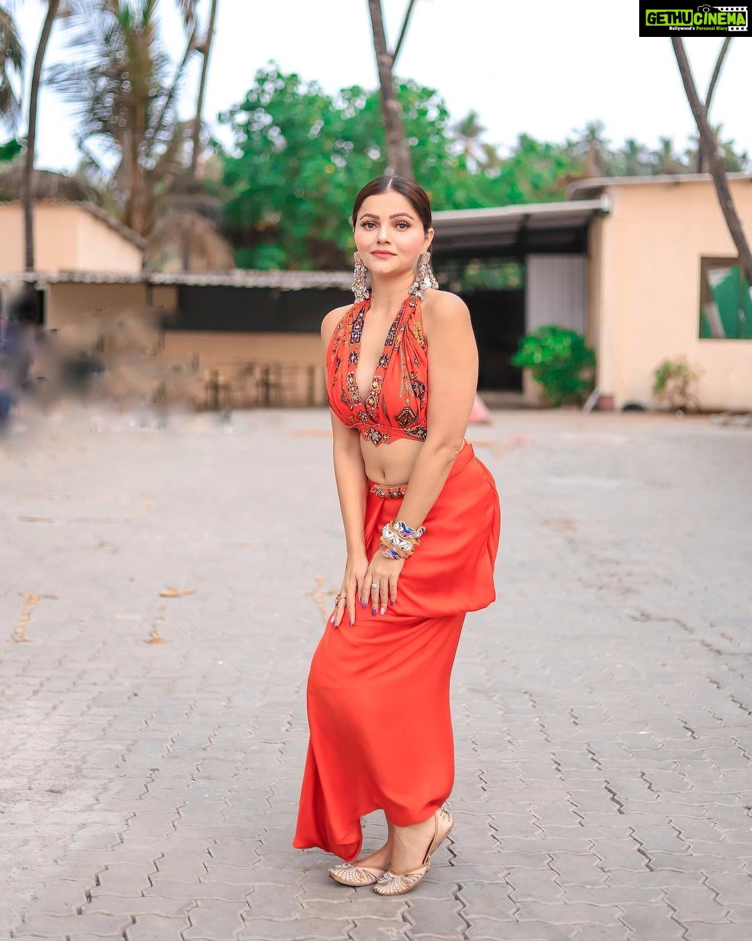 Rubina Dilaik Instagram - 🥕 . . . . . Shot by : @the_pixeleyes Styled by: @ashnaamakhijani @styledbyashna Outfit: @ankurjofficial Earrings: @kanyaadhan_bydhirajaayushi Hand jewellery : @house_meenugupta @dipitreats Footwear: @thedesidarzi