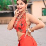 Rubina Dilaik Instagram - 🥕 . . . . . Shot by : @the_pixeleyes Styled by: @ashnaamakhijani @styledbyashna Outfit: @ankurjofficial Earrings: @kanyaadhan_bydhirajaayushi Hand jewellery : @house_meenugupta @dipitreats Footwear: @thedesidarzi