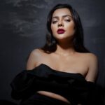 Ruhi Singh Instagram - To the moon Hmua @nikksmakeupartist