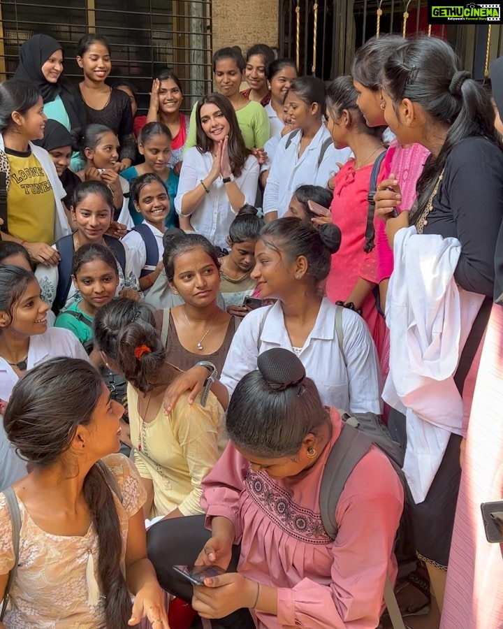 Ruhi Singh Instagram - I had such a beautiful afternoon talking to these courageous young women, who are pursuing the #nursingaideprogram at @snehamumbai_official We talked about our issues, our dreams and the strength it takes to live your life on your own terms and to take a stand against domestic violence and abuse. Proud of these sisters! So inspiring.