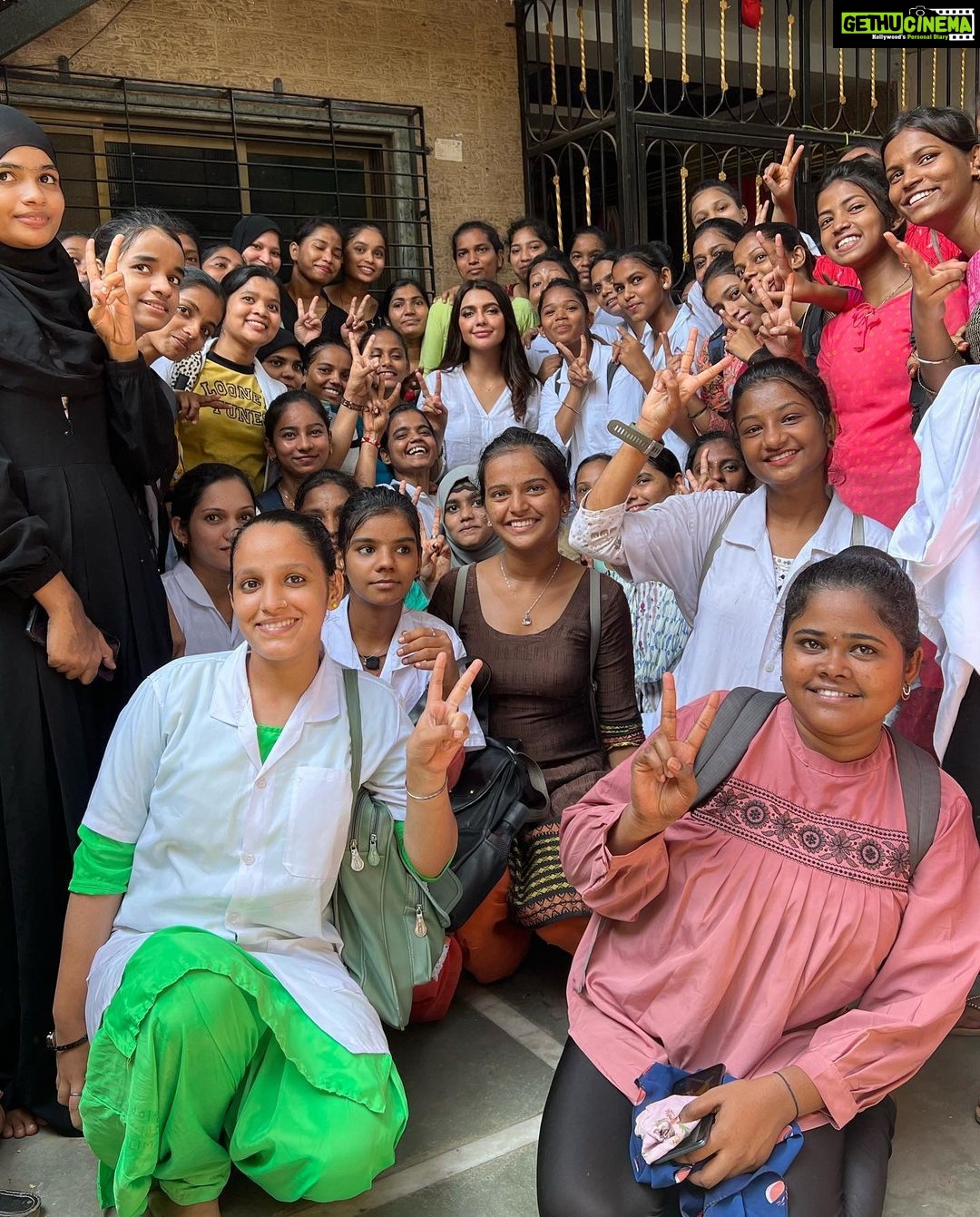 Ruhi Singh Instagram - I had such a beautiful afternoon talking to these courageous young women, who are pursuing the #nursingaideprogram at @snehamumbai_official We talked about our issues, our dreams and the strength it takes to live your life on your own terms and to take a stand against domestic violence and abuse. Proud of these sisters! So inspiring.