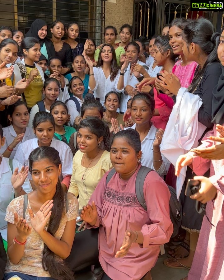 Ruhi Singh Instagram - I had such a beautiful afternoon talking to these courageous young women, who are pursuing the #nursingaideprogram at @snehamumbai_official We talked about our issues, our dreams and the strength it takes to live your life on your own terms and to take a stand against domestic violence and abuse. Proud of these sisters! So inspiring.