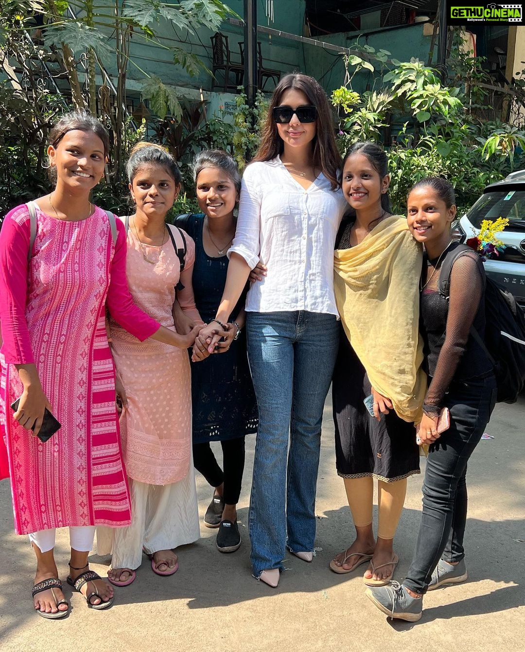 Ruhi Singh Instagram - I had such a beautiful afternoon talking to these courageous young women, who are pursuing the #nursingaideprogram at @snehamumbai_official We talked about our issues, our dreams and the strength it takes to live your life on your own terms and to take a stand against domestic violence and abuse. Proud of these sisters! So inspiring.
