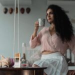 Rukmini Vijayakumar Instagram - Summer Skincare ft. L’Oreal Paris. The Crystal Gel Cream and UV Defender address two main skin care concerns of oily skin and UV protection. Get your summer glow on! The crystal gel cream is packed with salicylic acid and gives 8 hours of oil control while keeping the skin clear. The UV Defender sunscreen has SPF 50+ and is perfect for long hours in the sun. Add these to your summer routine! #Collab #UVDefender #CrystalRevolution #loreal #sunscreen #facecream #clearskin #beauty #skin