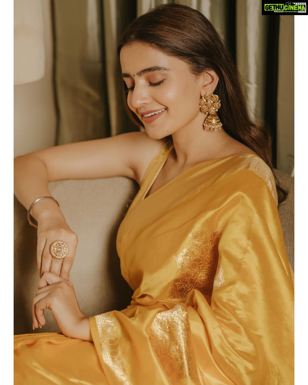 Rukshar Dhillon Instagram - Me waiting for 6th May be like🥰💛 #AshokaVanamLoArjunaKalyanam Promotions! Styled by- @meghanaalluri @shefalideora_ Assisted by- @bhargavikallam Make up by - @makeupbysheffali Hair by- @seena_hair143 Photographer- @_anupphotography #AVAK #RuksharDhillon