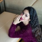 Sadha Instagram – 🙋‍♀️ Heyya!!! Happy Weekend to you all! 💫