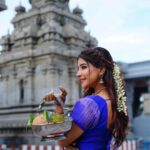 Sakshi Agarwal Instagram - Me in Tamil Puthandu Vibes🔥 But someone in supermodel vibes🤣 . #tamilnewyear #tamilnewyear2022 . photography - @sathish_photography49 costume - @nfc_navyathafashioncouture hair & makeup - @jananismakeovers @Vahethamahesh jewellery - @anigalan.chennai . #tamilponnu #pawadaisattai #newlook #templevisit #happytamilnewyear Chennai, India