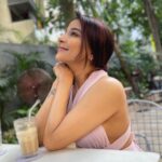 Sakshi Agarwal Instagram - Sudhu-sudhu veyil le Jillinu oru coffee🔥 . @samikshx . #summervibes #chillvibes #keepglowing #stayhappy #coldcoffeelover Chennai, India