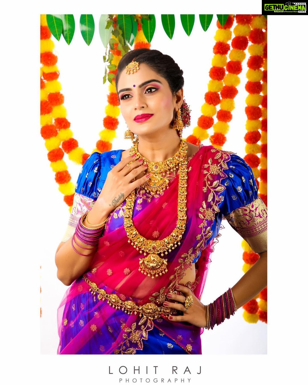 Sangeetha Bhat Instagram - Everything has beauty, not everyone sees it. Mua -@uniquemakeover_by_nethrarajesh Photography and studio- @lohitrajkumar @crushstudios.lrk Hairstyle- @magical_makeover_by_anitha Outfit- @vastra_villa_by_ashwini Hair accessories - @pellipoolajada Lashes - @jazzleen_beauty_ Jewellery- @vishaki.rentjewellery #gratitude #sangeethabhat #sangeethabhatsudarshan #ethinicwear #ethinicjewellery #halfsaree #festivallook #actress Bangalore, India