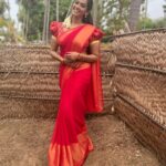 Sanjana Singh Instagram – #sareelove #treditionallook #silksarees #southindianlook #redlove #sareelovers #actresssanjana #instastyle ##fashionstyle