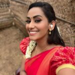 Sanjana Singh Instagram - #sareelove #treditionallook #silksarees #southindianlook #redlove #sareelovers #actresssanjana #instastyle ##fashionstyle