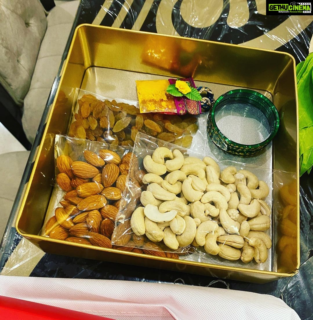 Sanjjanaa Instagram - It was wonderful to have a few family members over yesterday as we conducted a simple #srimantham in a simple traditional South indian style yesterday. Entering the 9th month of pregnancy … I see my baby is just a month away from coming home .. Thank you every one for so much love & affection … have a blessed day .. Karnataka, Bangalore
