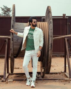 Santhosh Prathap Instagram - “If you try to please everyone, you will please no one. It is impossible to lead your life for others happiness.”

Photography @raghul_raghupathy 
Cinematography @sinty_boy 
@thetravelingphotographist 

#yolo #livelife #grateful #actor #actorslife #freedom #explore 
#santhoshprathap