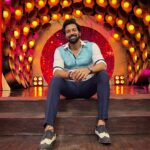 Santhosh Prathap Instagram - #cwc3 @vijaytelevision @mediamasons Costume designer @radikadesignerandmua Assistant @balaa1981 Hair @riwaz_lama #realityshow #tamil #cwc #cookwithcomali #entertainment #vijaytv #grateful #laughteristhebestmedicine #santhoshprathap #outfitoftheday #customized #2022 EVP Film City
