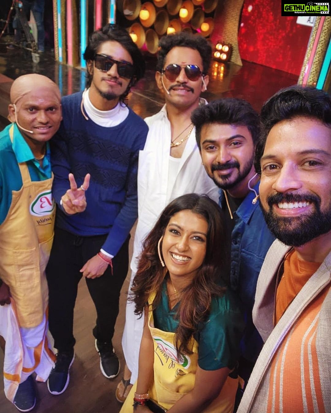 Santhosh Prathap - 76.8K Likes - #cwc3
@vijaytelevision @mediamasons
Costume designer @radikadesignerandmua
Assistant @balaa1981
Hair @riwaz_lama
#realityshow #tamil #cwc #cookwithcomali #entertainment #vijaytv #grateful #laughteristhebestmedicine #santhoshprathap #outfitoftheday #india #customized #2022 #family #cwcfamily