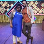 Santhosh Prathap Instagram – #cwc3 
@vijaytelevision @mediamasons 

Costume designer @radikadesignerandmua 
Assistant @balaa1981 
Hair @riwaz_lama 

#realityshow #tamil #cwc #cookwithcomali #entertainment #vijaytv #grateful #laughteristhebestmedicine #santhoshprathap #outfitoftheday #india #customized #2022 #family #cwcfamily EVP Film City