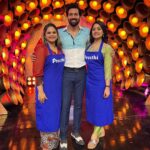 Santhosh Prathap Instagram – #cwc3 
@vijaytelevision @mediamasons 

Costume designer @radikadesignerandmua 
Assistant @balaa1981 
Hair @riwaz_lama 

#realityshow #tamil #cwc #cookwithcomali #entertainment #vijaytv #grateful #laughteristhebestmedicine #santhoshprathap #outfitoftheday #customized #2022 EVP Film City