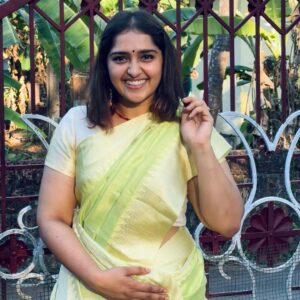Sanusha Instagram - The relationship btwn me & bathakka when I refer myself as a bathakkamoonji is going strong btw 🤓💚🙈
#happy #vishu #special #ammas #saree #love #peace #instadaily