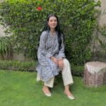 Sarah Khan Instagram - Wearing @sapphirepakistan 💕 #HUMTUM