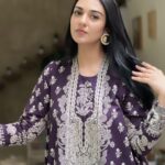 Sarah Khan Instagram – ♥️

👗 @sapphirepakistan 
💄 @daanii_bukhari 

#HUMTUM