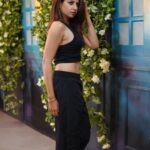 Sargun Mehta Instagram – The 2nd photo is just me flexing my abs and thinking “kaash” 🤣🤣