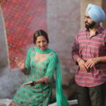 Sargun Mehta Instagram - Ammy virk kya soch raha hai ?? Batao batao 🙃🙂🙂 #SaunkanSaukne 13th may 2022 In theatres near you. Trailer , teaser teh gaana are out now😀