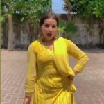 Sargun Mehta Instagram – Kinna sohna dance kita @lilkveen 😁😁😁..
#GallMannLeMeri OUT NOW ON @tipspunjabi 

#SaunkanSaukne releasing WORLDWIDE on 13th may 2022