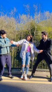 Sargun Mehta Instagram - Udaariyaan in london 🤩🤩 @priyankachaharchoudhary @ravidubey2312 @6_ankitgupta @karanvgrover #fatejo #fatanya #udaariyaan